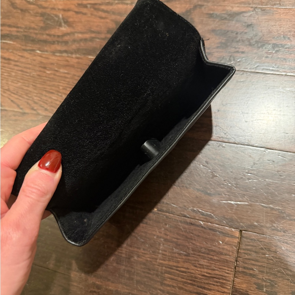 CHANEL: QUILTED LEATHER SUNGLASSES CASE — BLACK - Picture 7 of 7